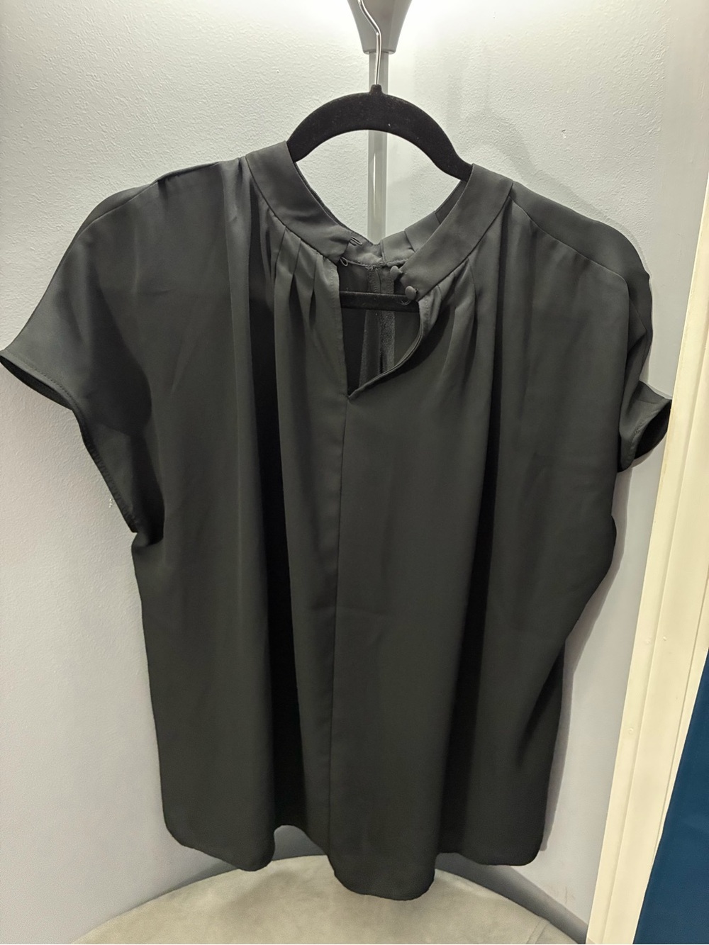 Worthington Black Pleated Keyhole Blouse - Picture 3 of 3